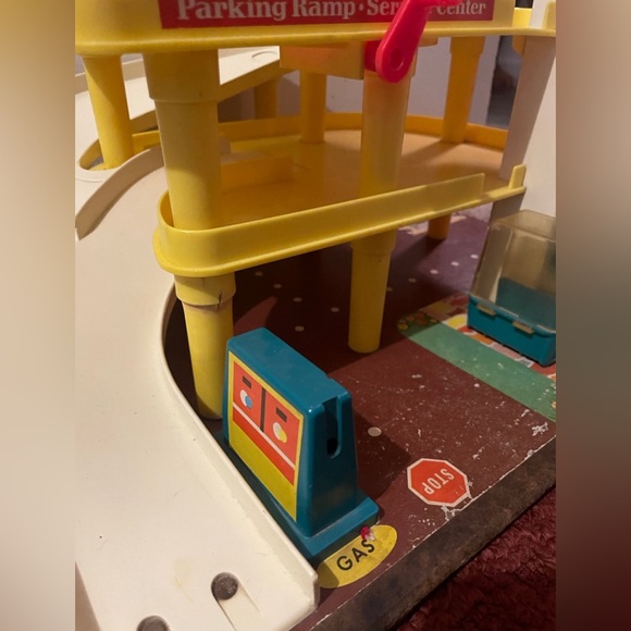 Vintage Fisher Price Little People Parking Ramp Service Center Garage 930 - Picture 8 of 12